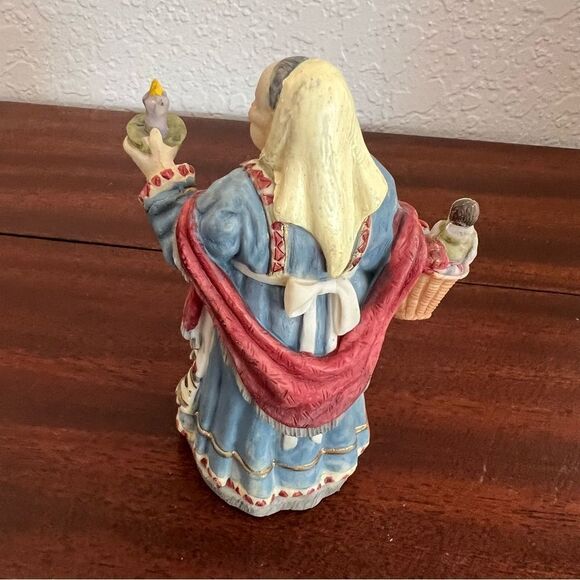 The International Santa Claus Collection Babouschka Russia w/ Box. Great Cond!! - Picture 2 of 7